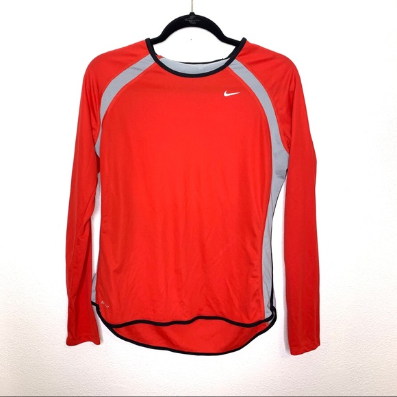 nike long sleeve activewear